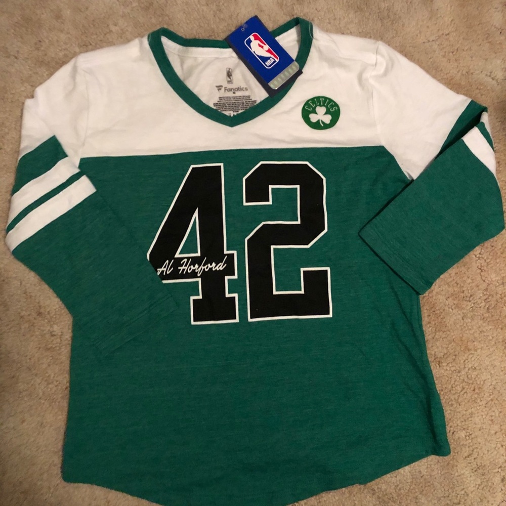 NWT. Boston Celtics 3/4 sleeve shirt